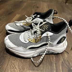 Under Armour Steph Curry Kids Sneakers - White, Black, Gold